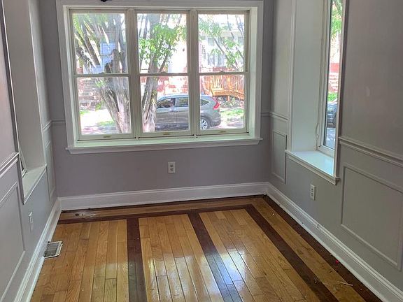 3rd image of 2619 Garrett Ave