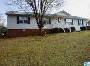 156 Ridgecrest Dr, Oxford, AL 36203