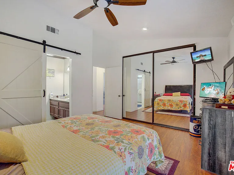284 S Larkwood St — Photo 15