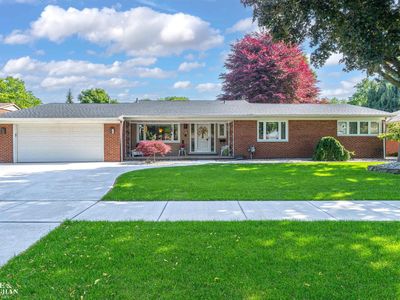 528 Hidden Ln, Grosse Pointe Woods, MI, 48236