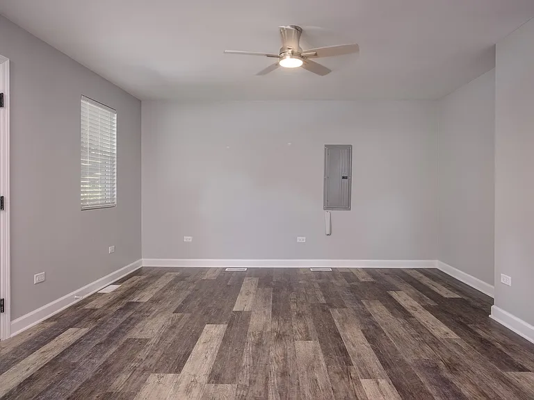 77 S Maple Ave — Photo 13