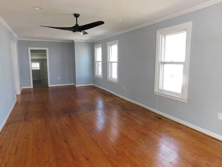 304 Avenue A — Photo 21