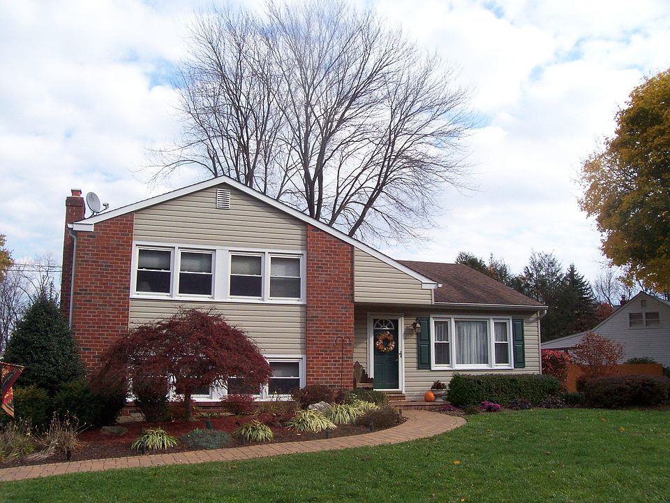 Great curb appeal!