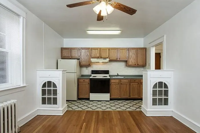 100 Morton Ave — Photo 10