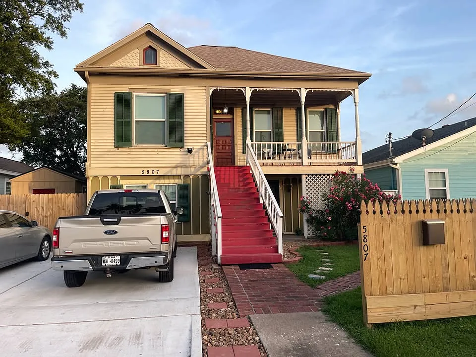 2 bed, 1000 sqft, $1,400 — Photo 2