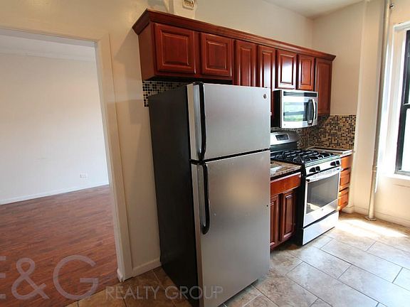 3rd image of 1 Bennett Ave APT 62