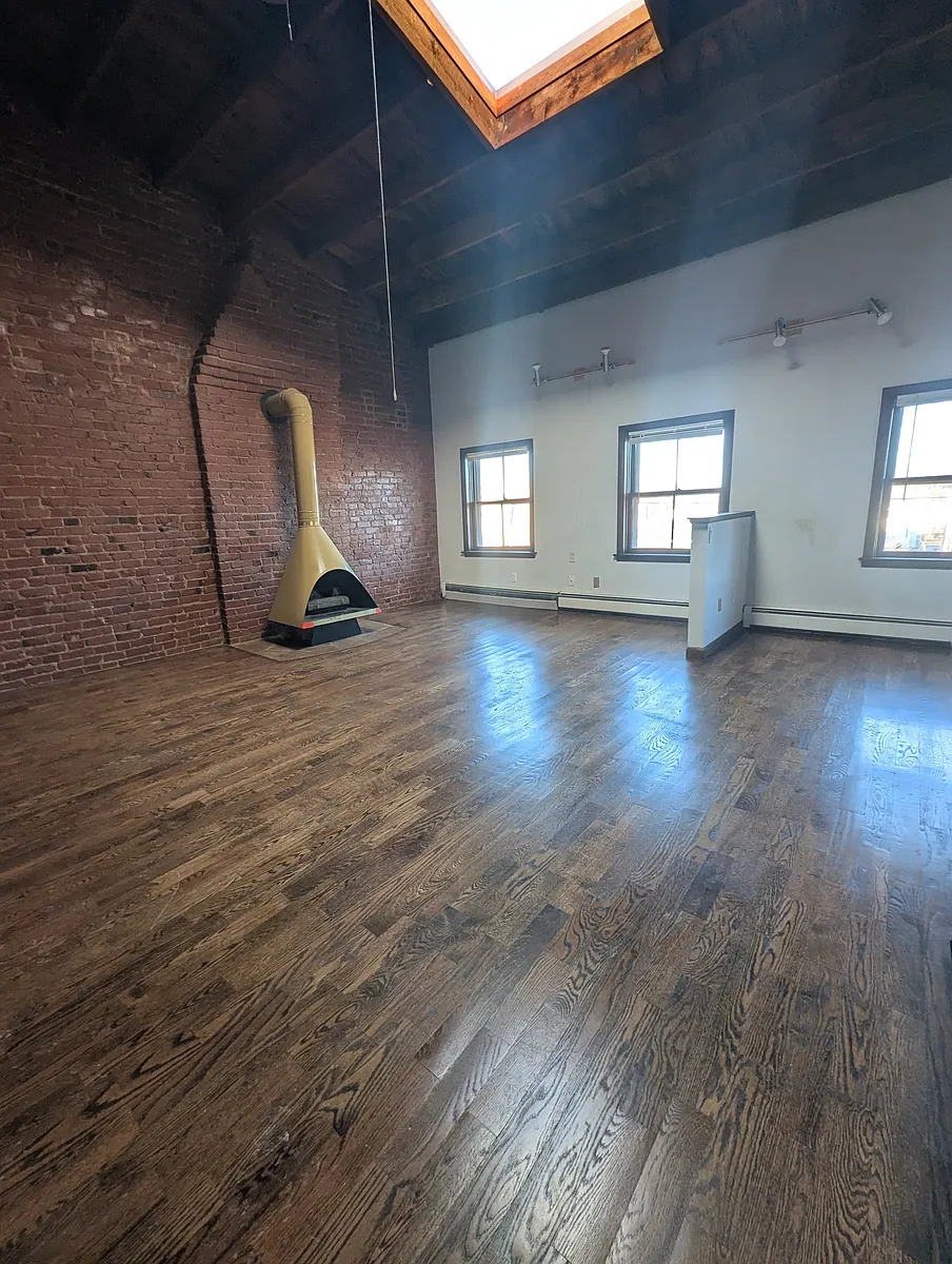 Building Photo - 46 Warren St #4A