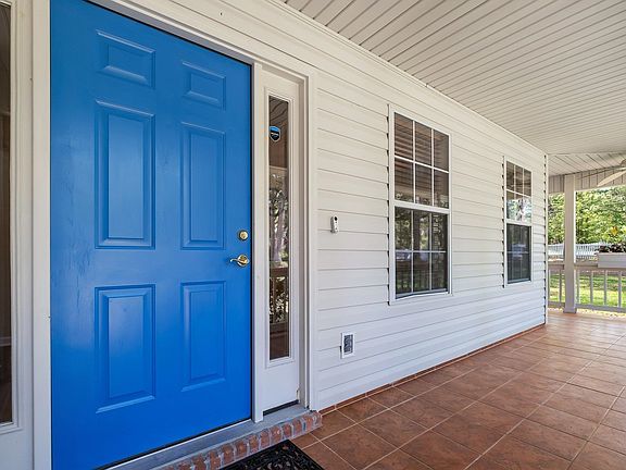 3rd image of 4913 Outlook Ct