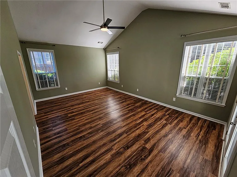 1550 Argonne Ln — Photo 11