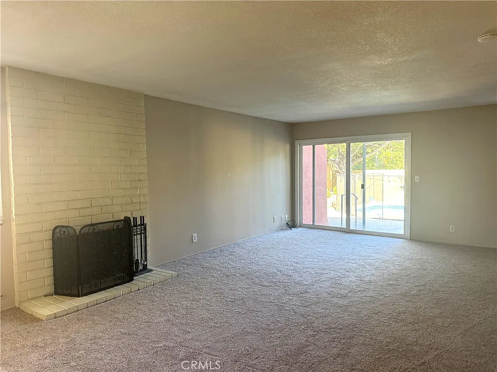 3 bed, 1521 sqft, $3,895 — Photo 3