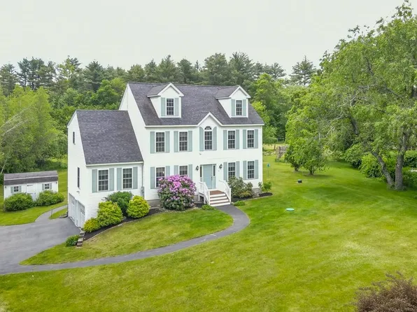 23 Amesbury Road, Newton, NH 03858