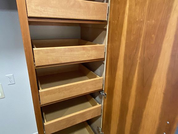 Pantry w pull out shelves