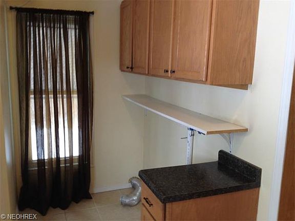 5th image of 518 Fair Ave NW