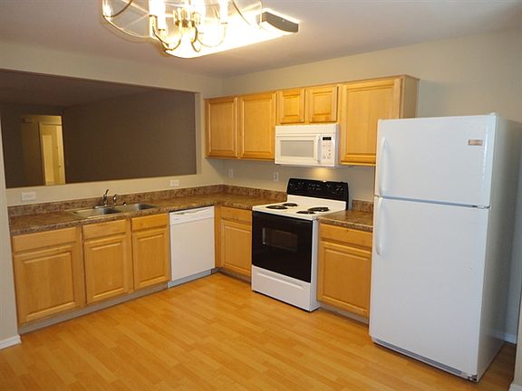 3rd image of 2402 E Palm Beach Dr
