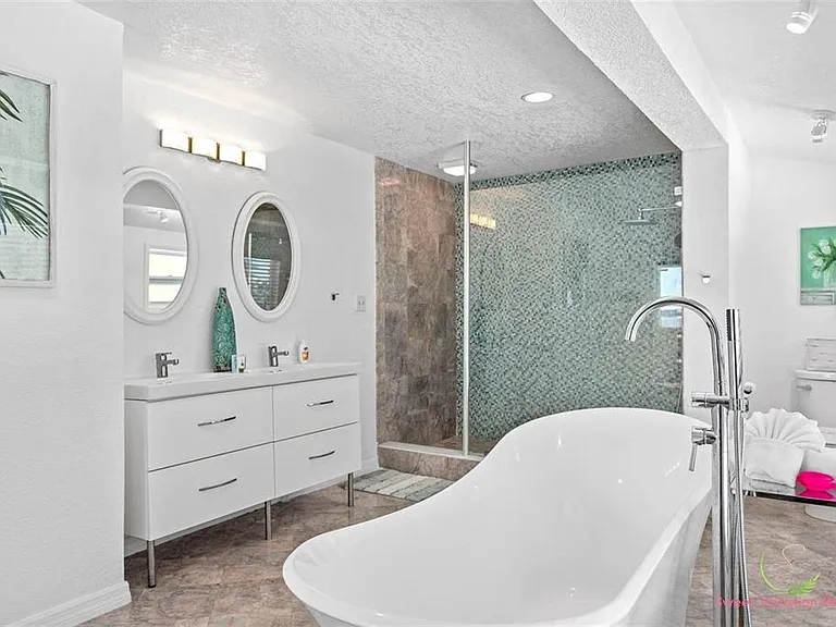 14182 Lake Mary Jane Rd — Photo 30
