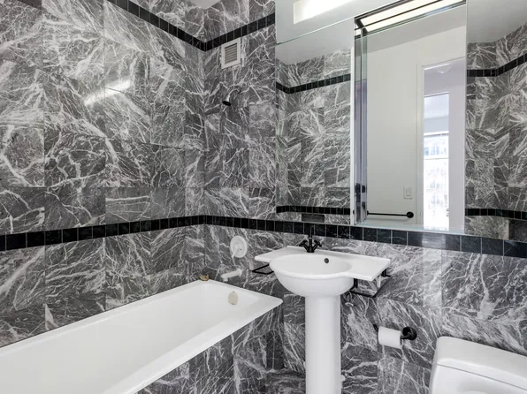 250 East 54th Street image 8 of 14