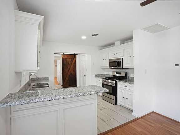5th image of 5315 Bell St