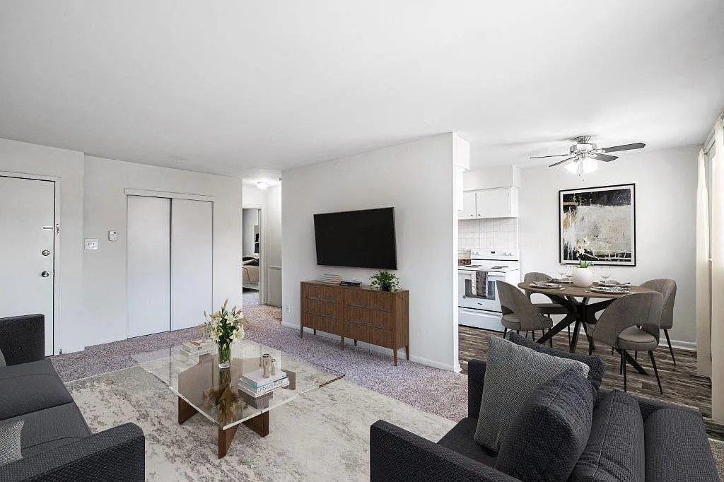 Warwick Terrace Apartment Homes — Photo 3