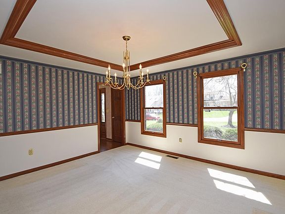 4th image of 3055 Triplecrown Dr