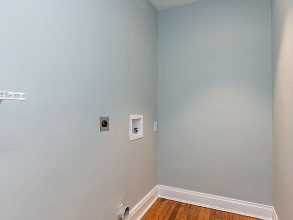 4th image of 720 E Main St #B-1