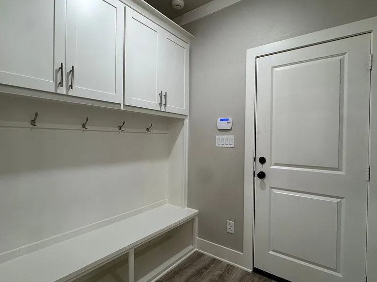 7110 Alexander Dr — Photo 23