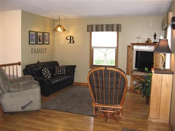 5th image of 406 Parkway Ave