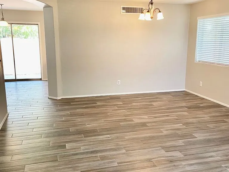 9820 W Pioneer St — Photo 7
