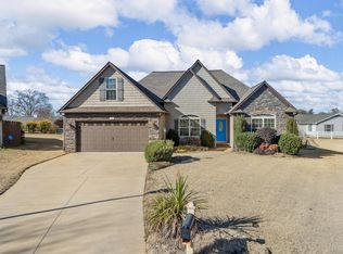 335 War Emblem Dr, Boiling Springs, SC 29316