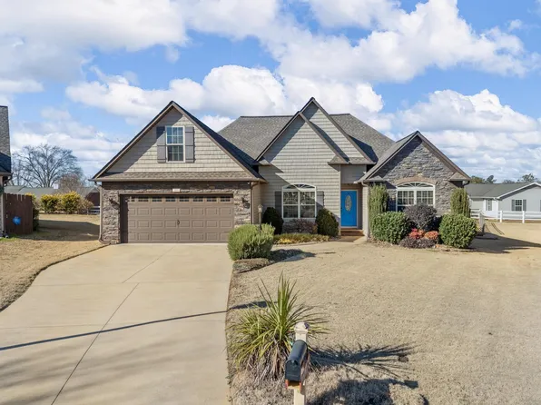 335 War Emblem Dr, Boiling Springs, SC 29316