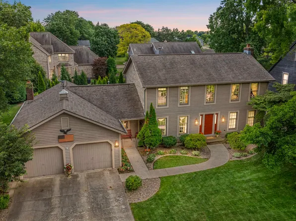 609 Scarlet Oak Ct, Appleton, WI 54915