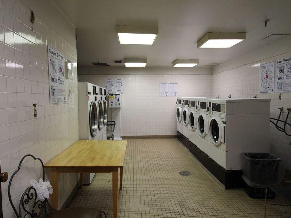 2nd image of 2090 Mohegan Ave APT 6B