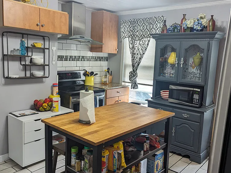 1527 Purchase St #1 — Photo 2
