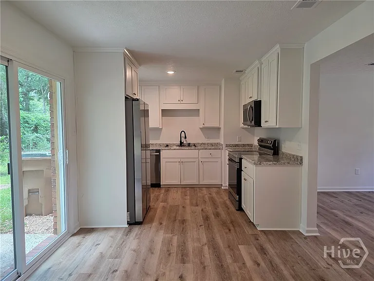 205 Whitehall Ave — Photo 3