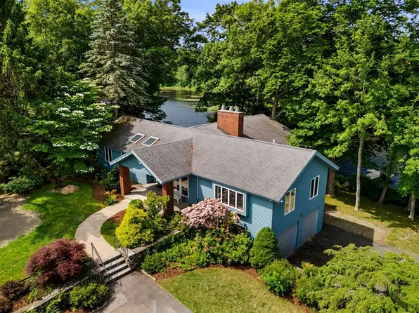 5 Norwoods Pond Rd, Beverly, MA 01915