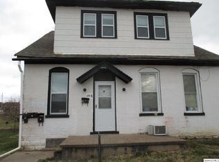 1013 Adams St, Quincy, IL 62301