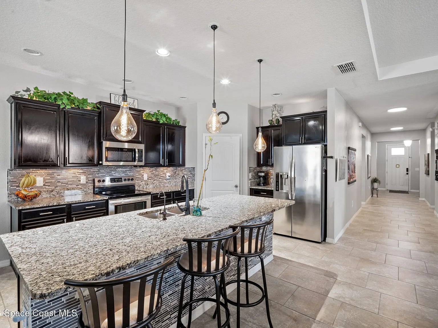 4 bed, 3.5 bath, 2787 sqft, $3,500 — Photo 3