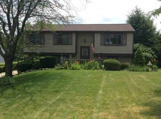 10 Fawnridge Dr, Mc Kees Rocks, PA 15136