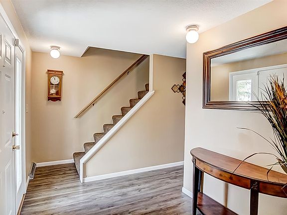 5th image of 4615 Woodstock Dr