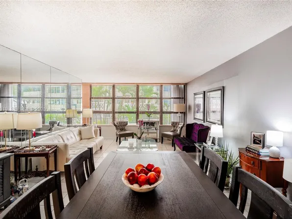 1440 Brickell Bay Dr APT 203, Miami, FL 33131