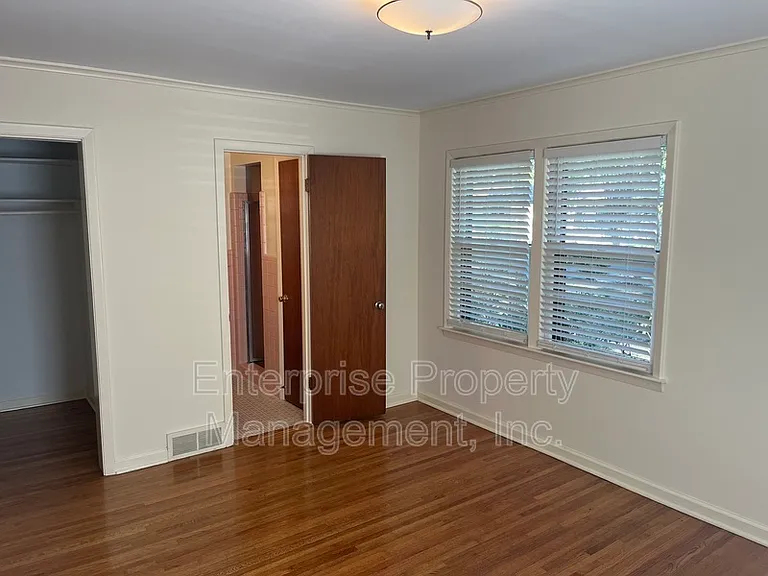 5081 Whitehall Ave — Photo 23