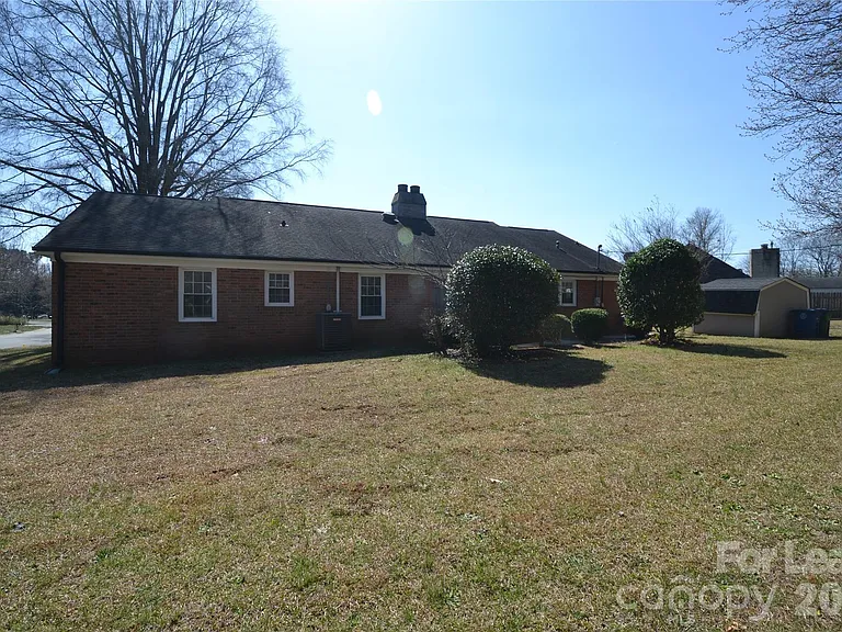 100 Old Farm Ct — Photo 44