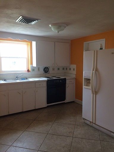 1st image of 1181 South Ln
