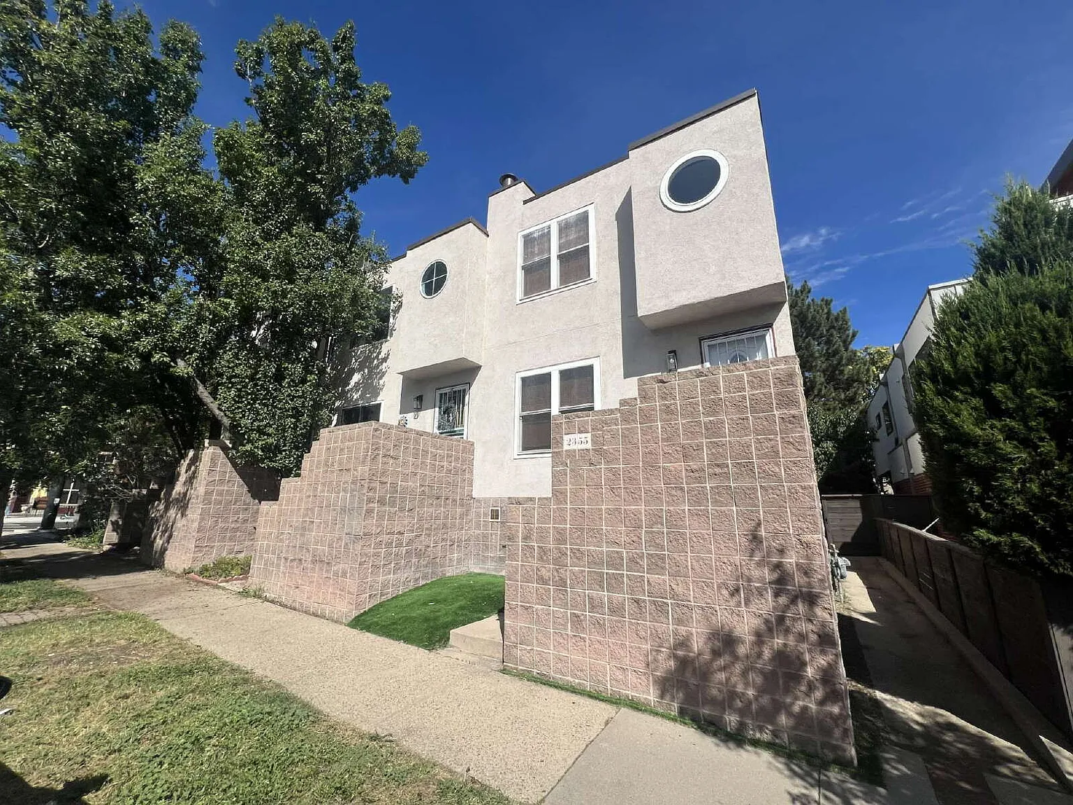 "Spacious 4-Bedroom Townhouse Retreat in Vibrant Denver Locale 1524 Sq. Ft. of Comfort!" — Photo 1