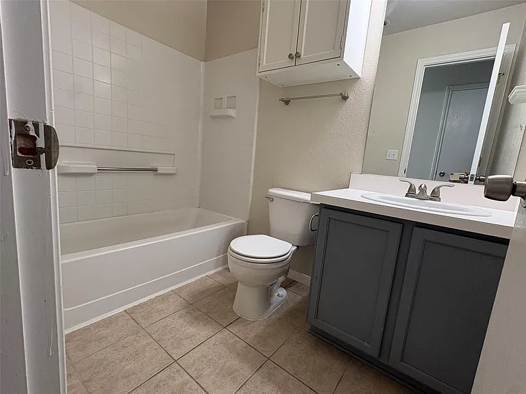 215 Michaelis #B — Photo 10