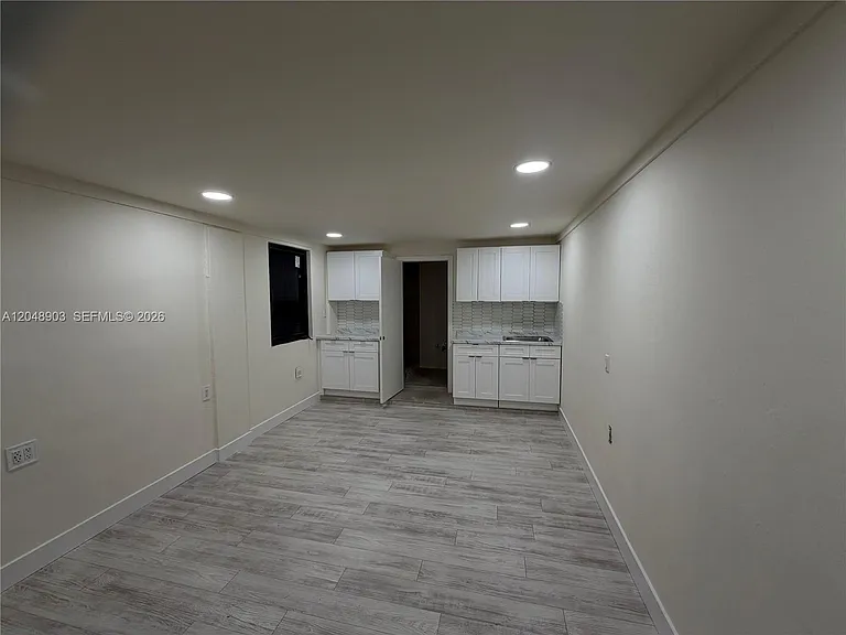 725 SW 1st Ave #1 — Photo 23