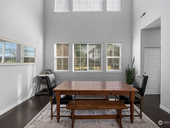 5th image of 13646 193rd Avenue E