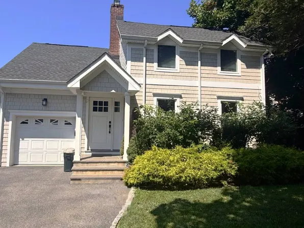 19 Lorraine Dr, Eastchester, NY 10709