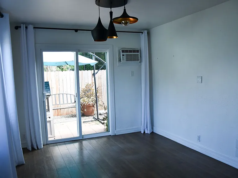 629 W Culver Ave — Photo 49