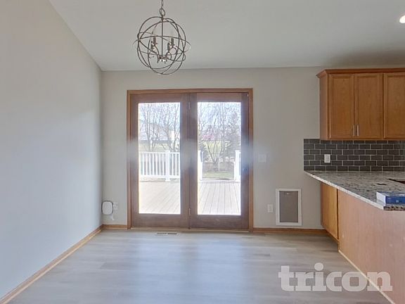 5th image of 1823 Evergreen Ln