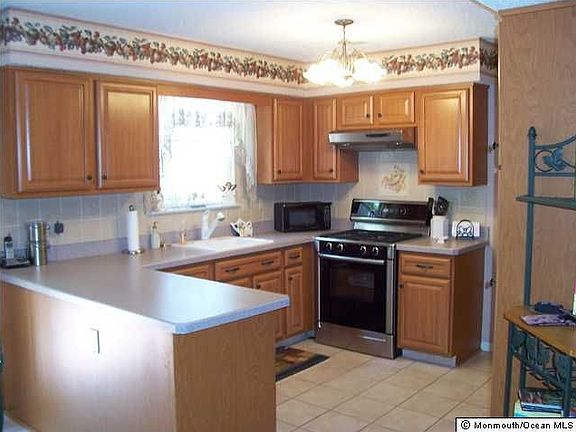 2nd image of 249 Oak Forest Dr